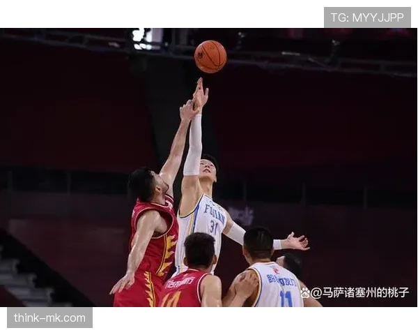 篮球比赛中球出界判定规则详解最后触球者如何界定球权